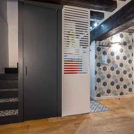 Chic Avec Patio - 2br 6p - Le Marais * Paříž