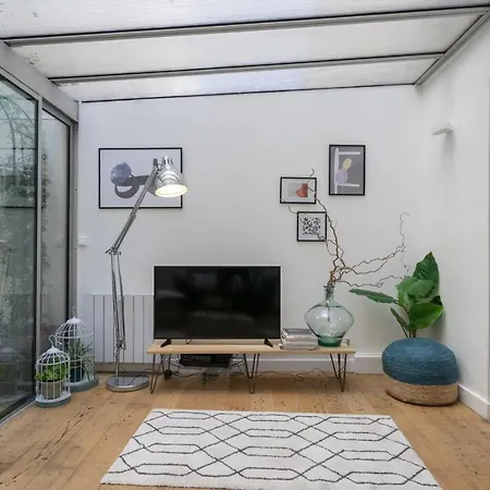 Apartmán Chic Avec Patio - 2br 6p - Le Marais