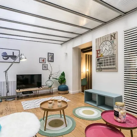 Apartmán Chic Avec Patio - 2br 6p - Le Marais *