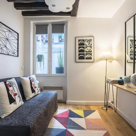 Apartmán Chic Avec Patio - 2br 6p - Le Marais *