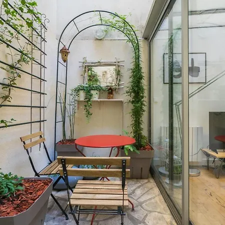 Chic Avec Patio - 2br 6p - Le Marais