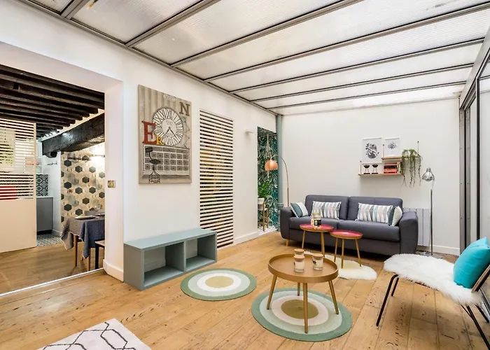 Chic Avec Patio - 2br 6p - Le Marais